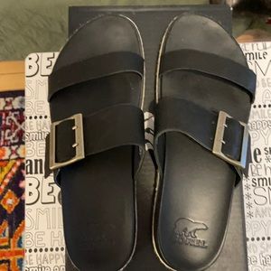 Sorel women’s size 10 black Roaming Buckle Slide jute sandal. Good condition